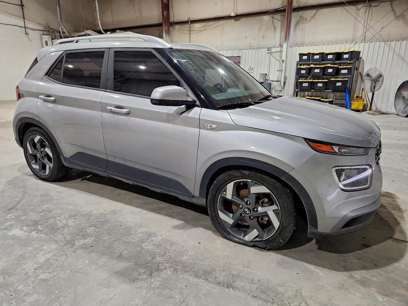 Фото 4 - HYUNDAI VENUE