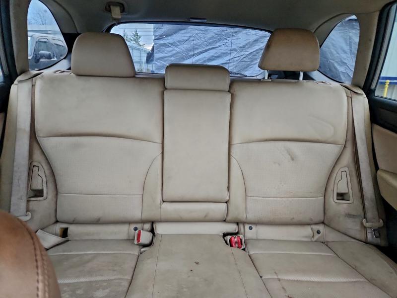 Фото 10 - SUBARU OUTBACK