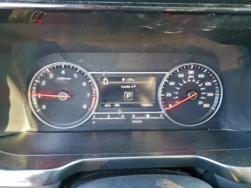 Фото 9 - KIA SORENTO