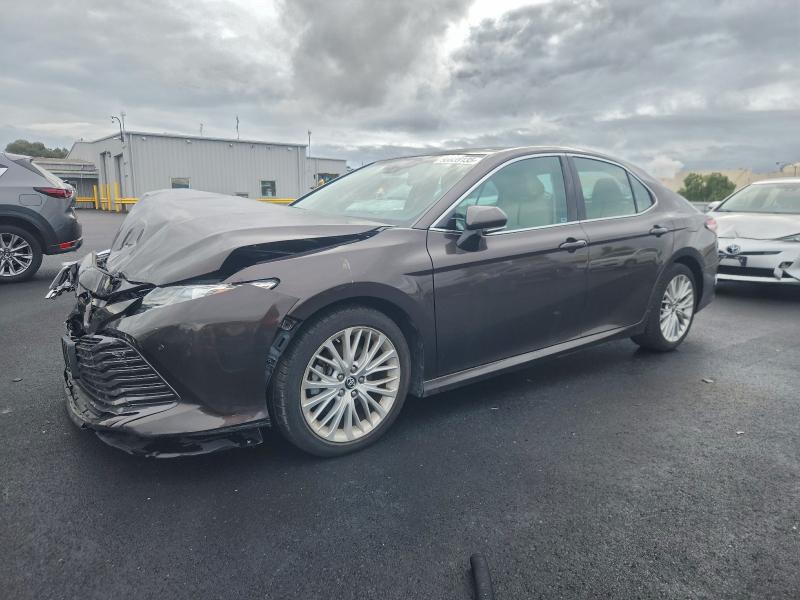 Фото 1 - TOYOTA CAMRY