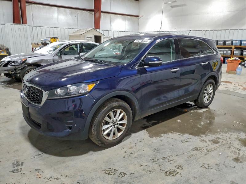 Фото 1 - KIA SORENTO