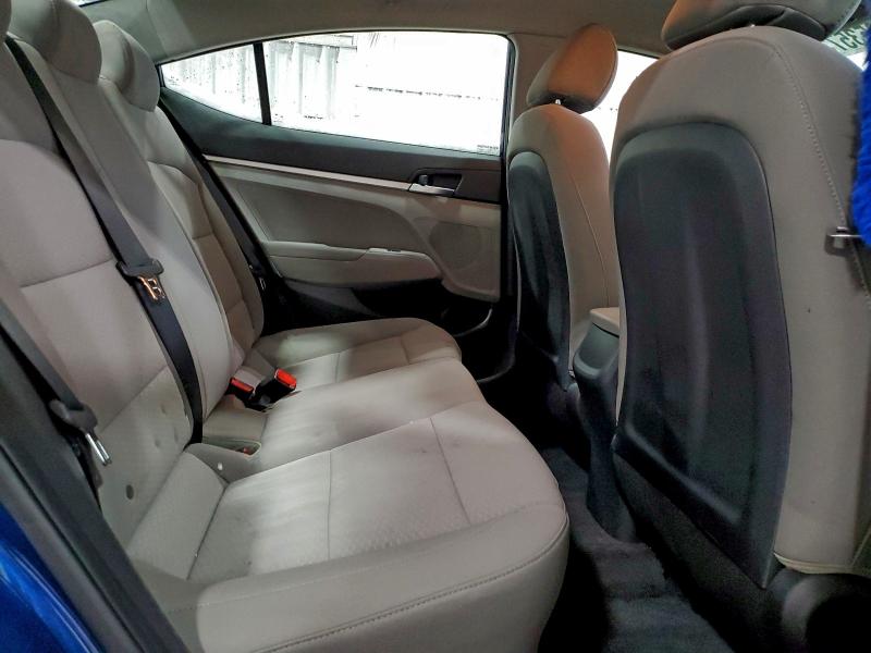 Фото 10 - HYUNDAI ELANTRA