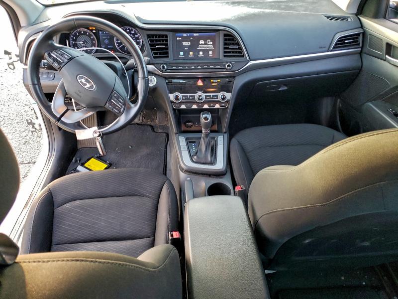 Фото 8 - HYUNDAI ELANTRA