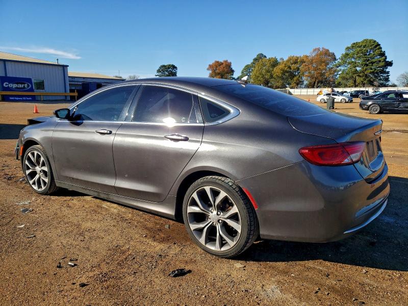 Фото 2 - CHRYSLER 200