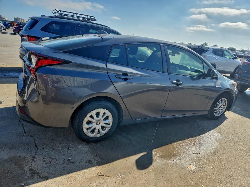 Фото 3 - TOYOTA PRIUS