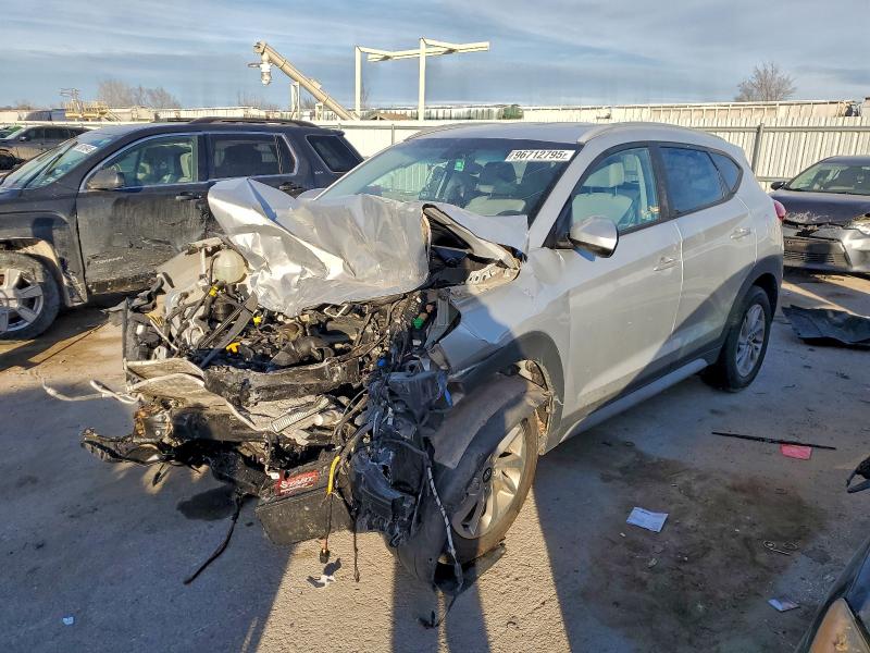 Фото 1 - HYUNDAI TUCSON