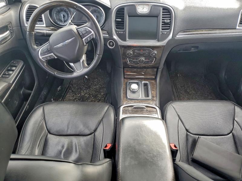 Фото 8 - CHRYSLER 300