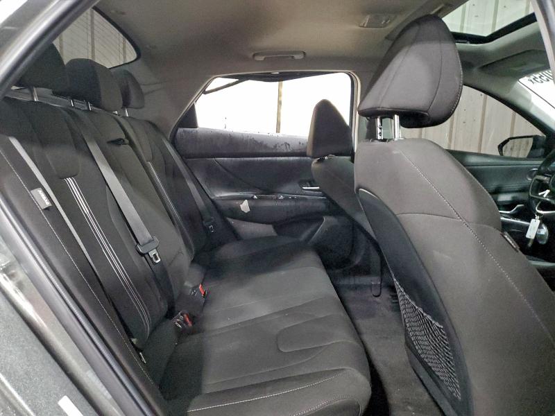 Фото 10 - HYUNDAI ELANTRA