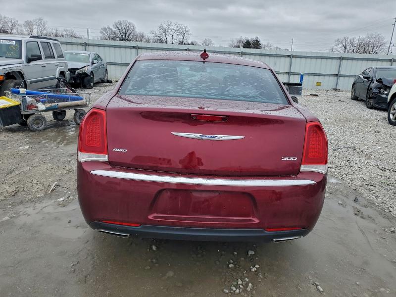 Фото 6 - CHRYSLER 300