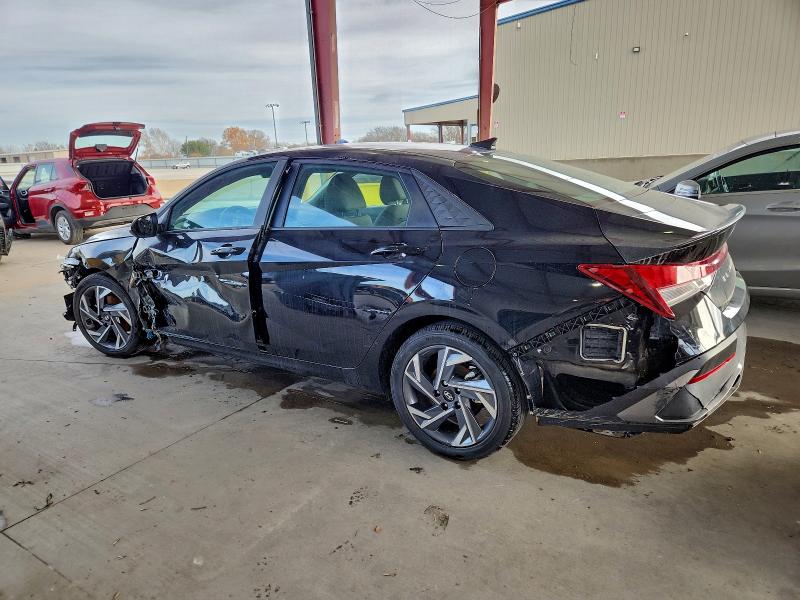 Фото 2 - HYUNDAI ELANTRA