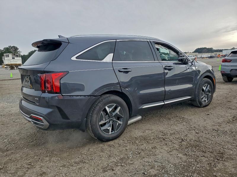 Фото 3 - KIA SORENTO