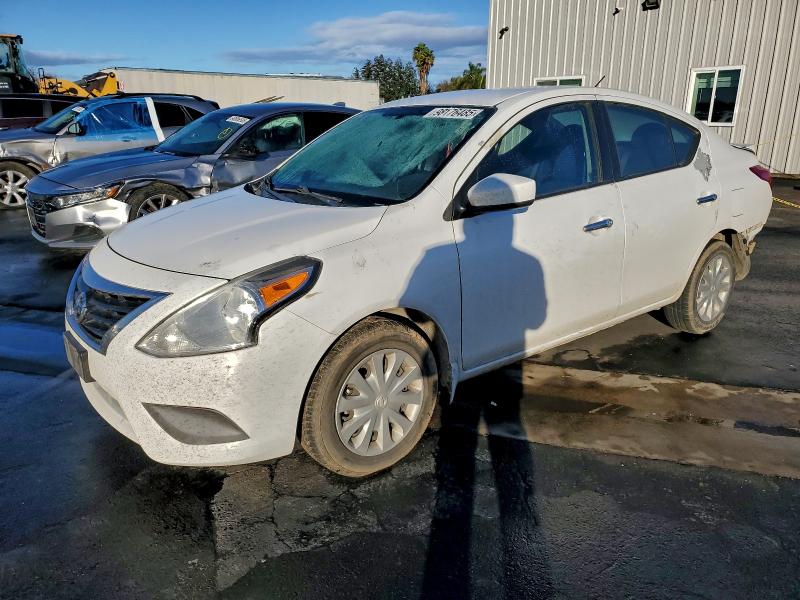 Фото 1 - NISSAN VERSA