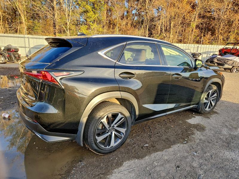Фото 3 - LEXUS NX