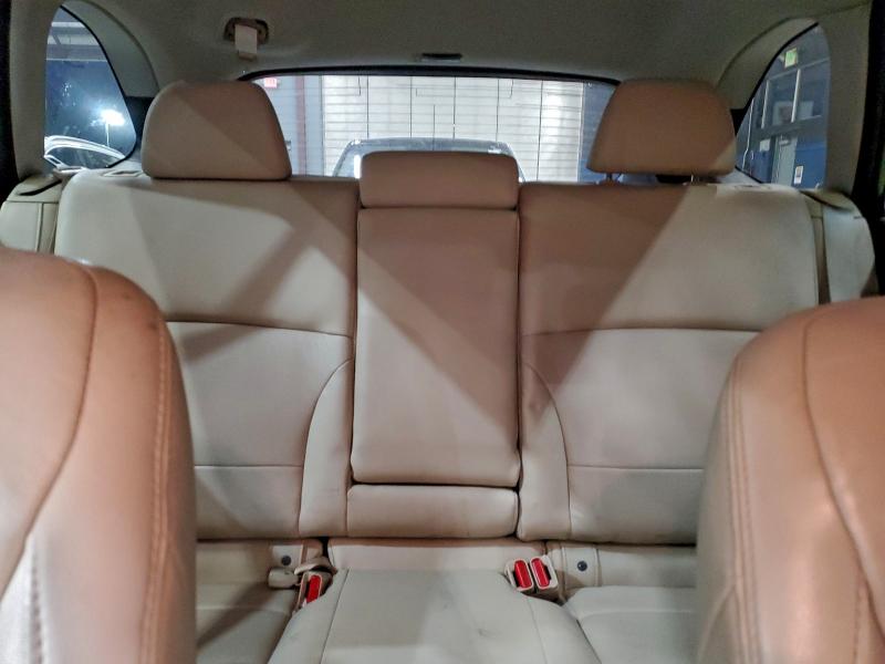 Фото 10 - SUBARU OUTBACK