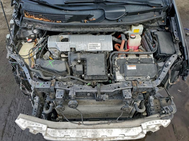 Фото 11 - TOYOTA PRIUS