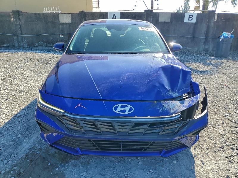 Фото 5 - HYUNDAI ELANTRA