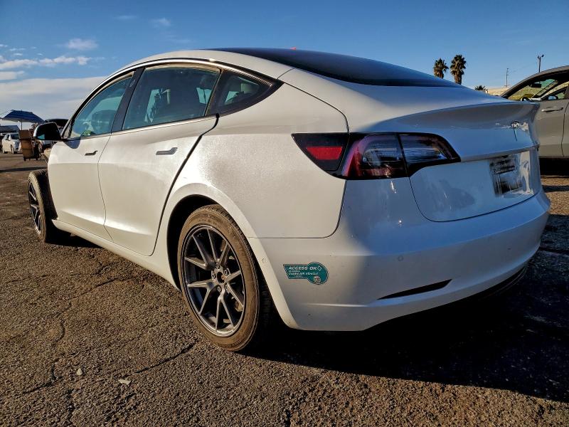 Фото 2 - TESLA MODEL 3