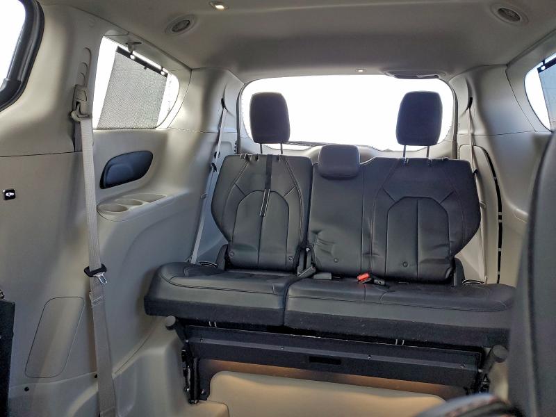 Фото 10 - CHRYSLER PACIFICA