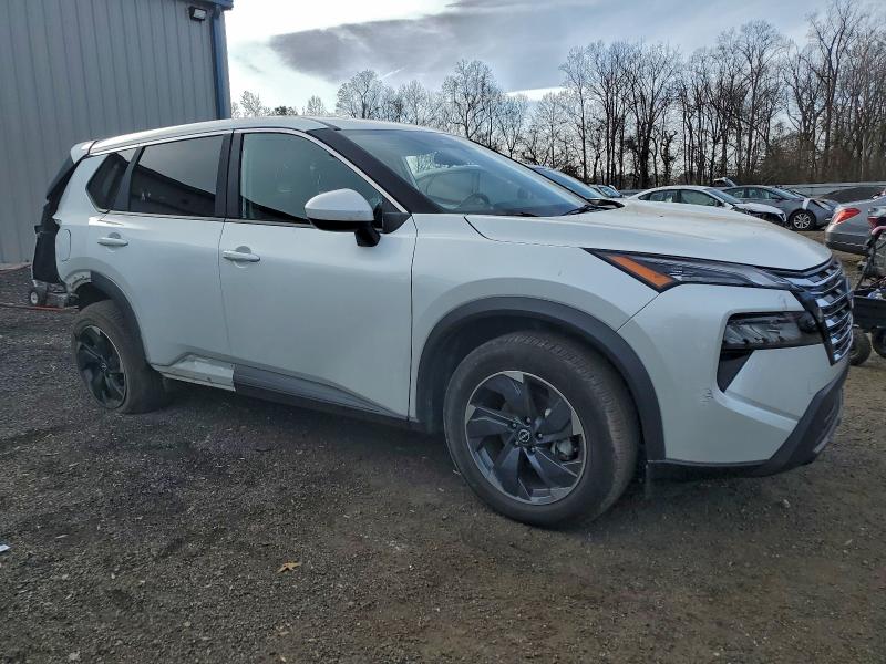 Фото 4 - NISSAN ROGUE