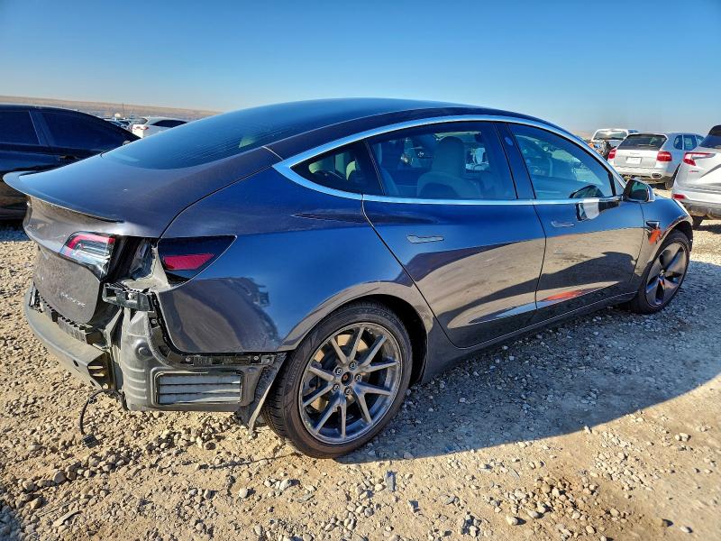 Фото 3 - TESLA MODEL 3