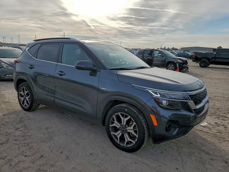 Фото 4 - KIA SELTOS