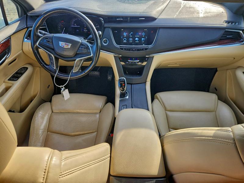 Фото 8 - CADILLAC XT5