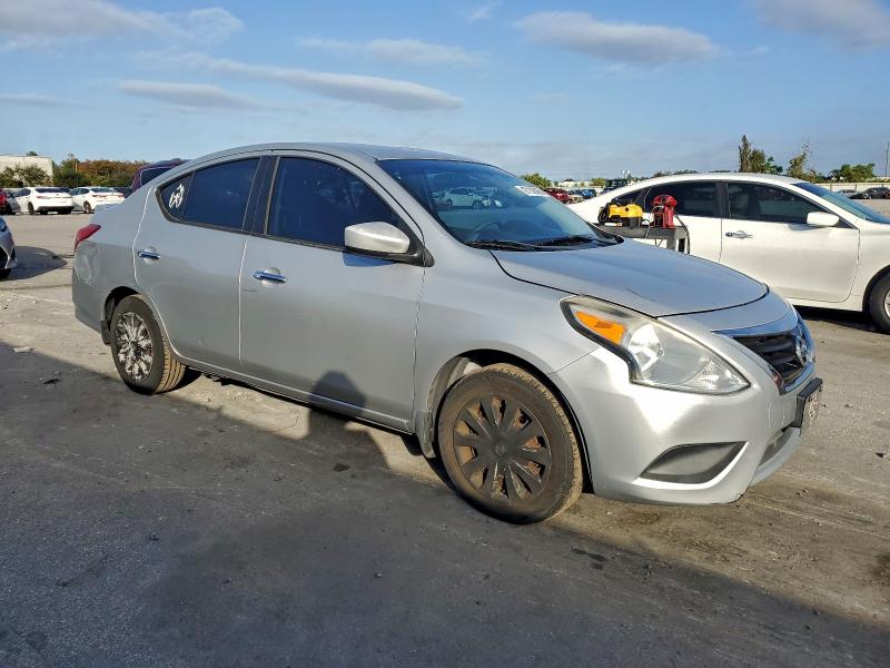 Фото 4 - NISSAN VERSA