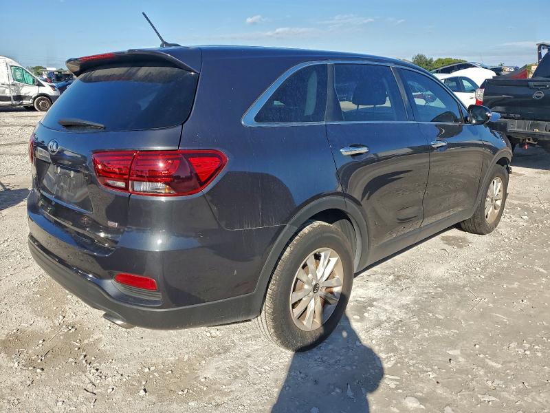 Фото 3 - KIA SORENTO