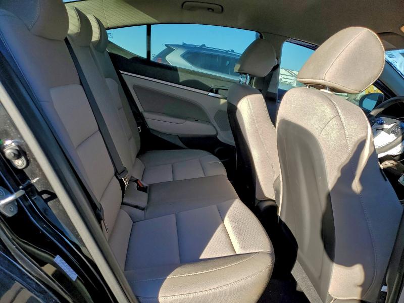 Фото 10 - HYUNDAI ELANTRA