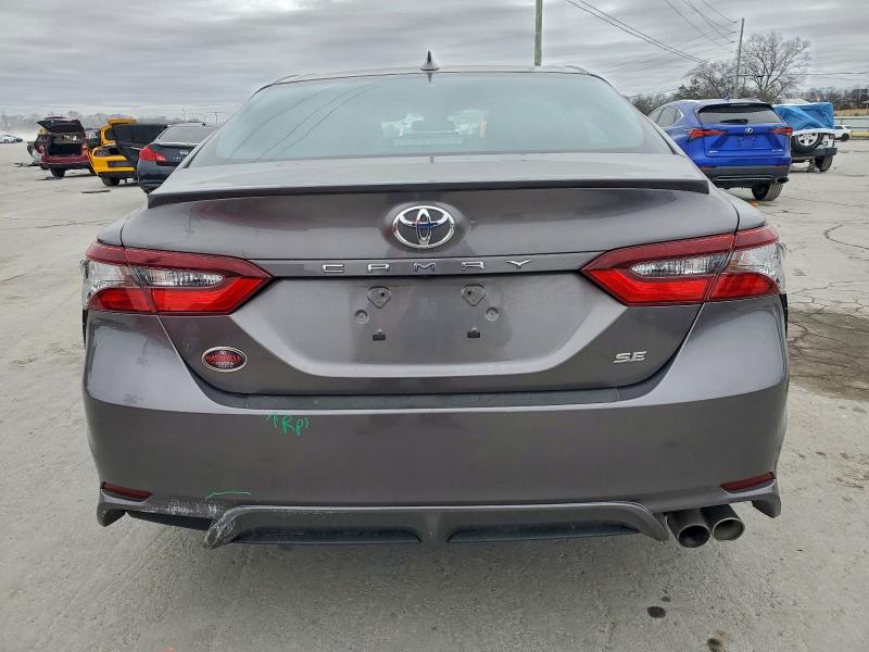 Фото 6 - TOYOTA CAMRY