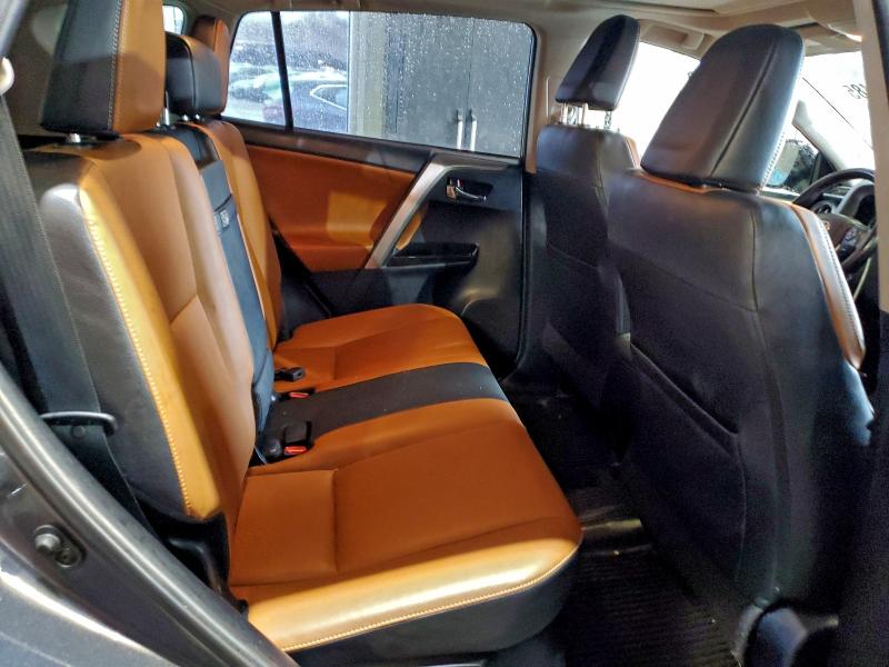 Фото 11 - TOYOTA RAV4