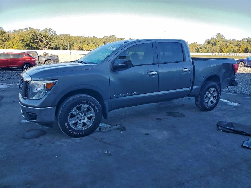 Фото 1 - NISSAN TITAN