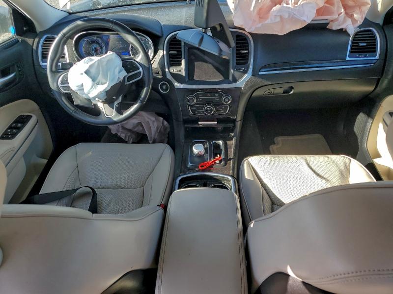 Фото 8 - CHRYSLER 300