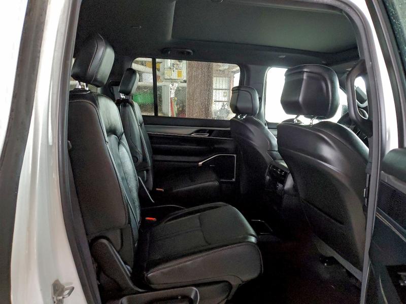 Фото 11 - JEEP WAGONEER