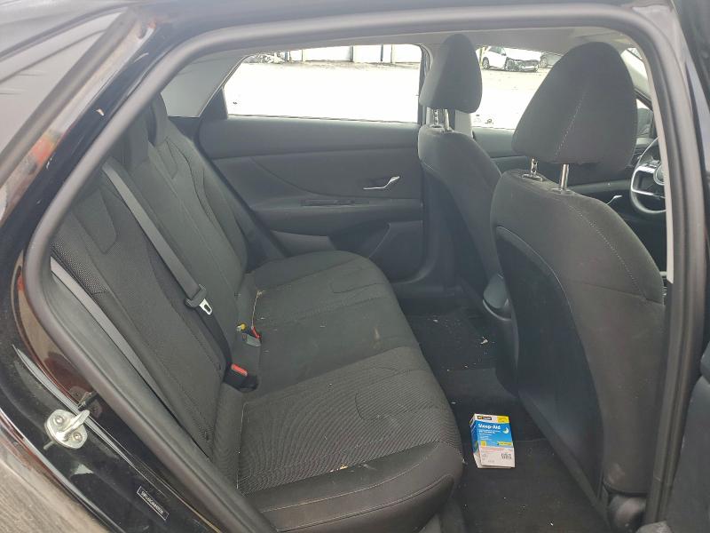 Фото 10 - HYUNDAI ELANTRA