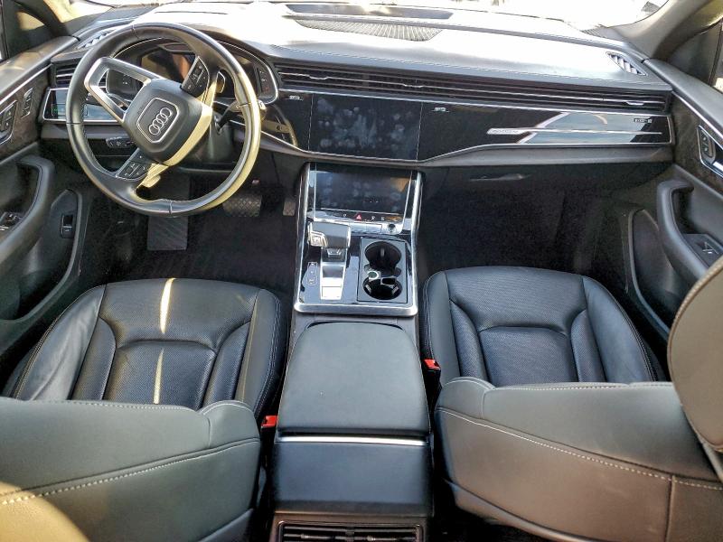 Фото 8 - AUDI Q8