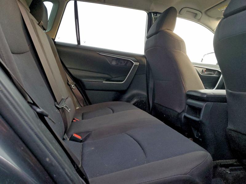 Фото 11 - TOYOTA RAV4