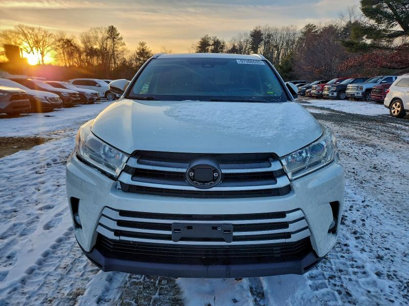 Фото 5 - TOYOTA HIGHLANDER