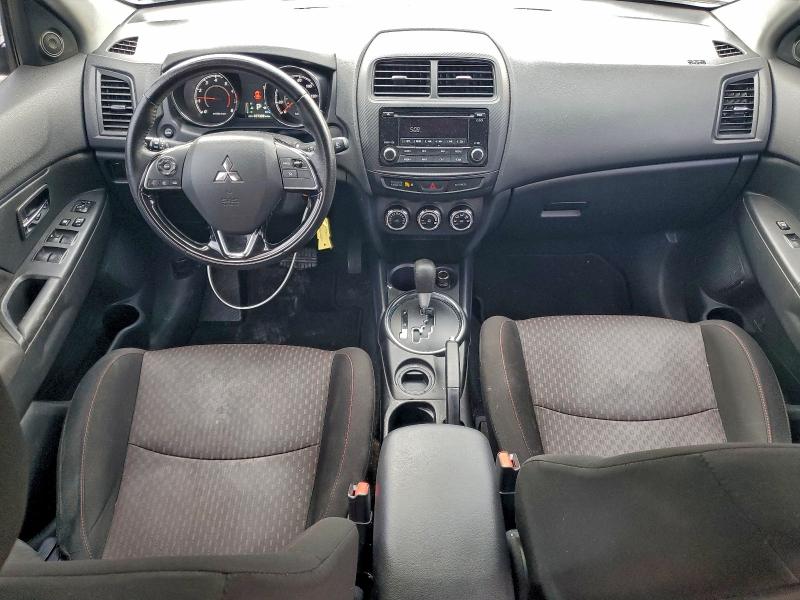 Фото 8 - MITSUBISHI OUTLANDER