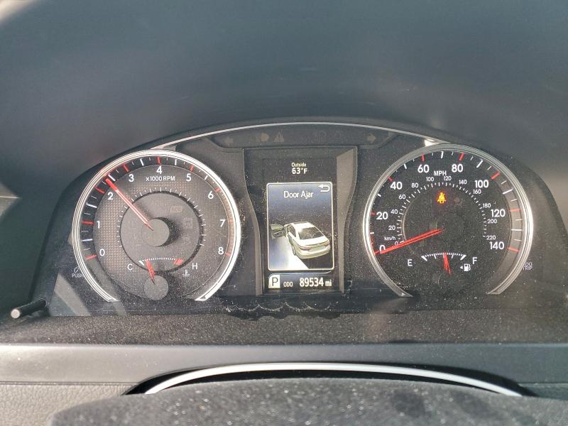 Фото 9 - TOYOTA CAMRY