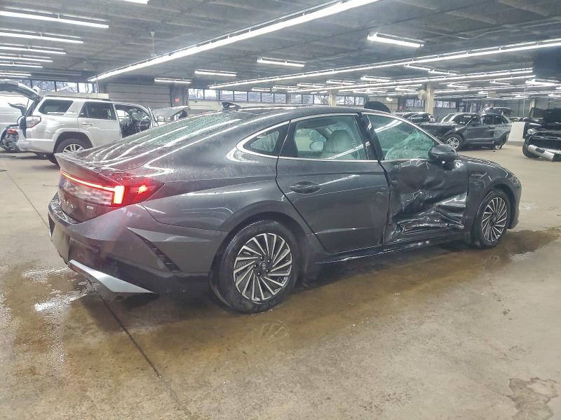 Фото 3 - HYUNDAI SONATA