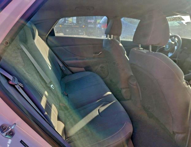 Фото 10 - HYUNDAI ELANTRA