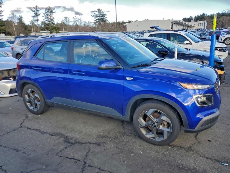 Фото 4 - HYUNDAI VENUE