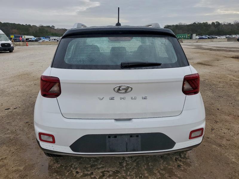 Фото 6 - HYUNDAI VENUE