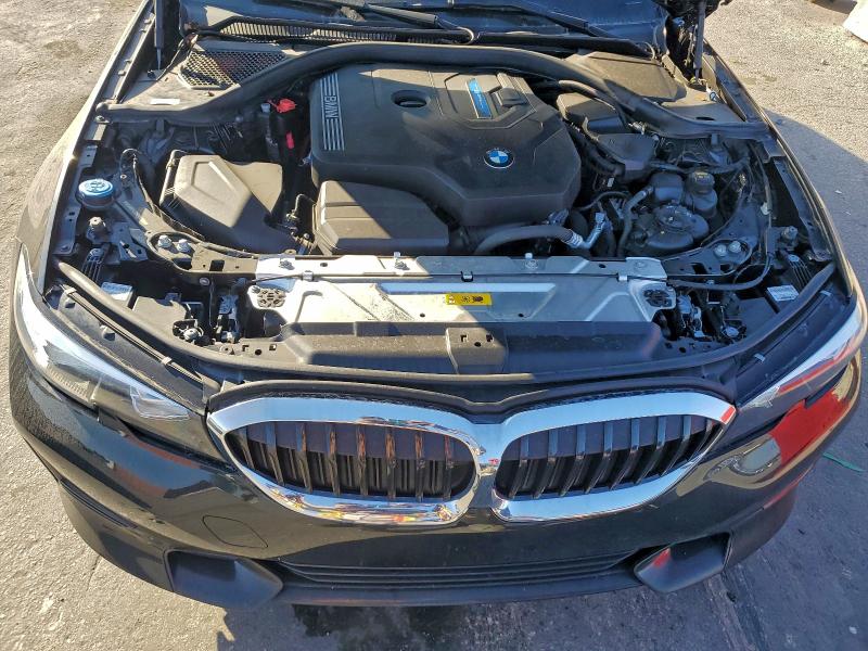 Фото 11 - BMW 3 SERIES