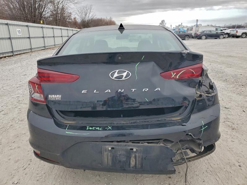 Фото 6 - HYUNDAI ELANTRA