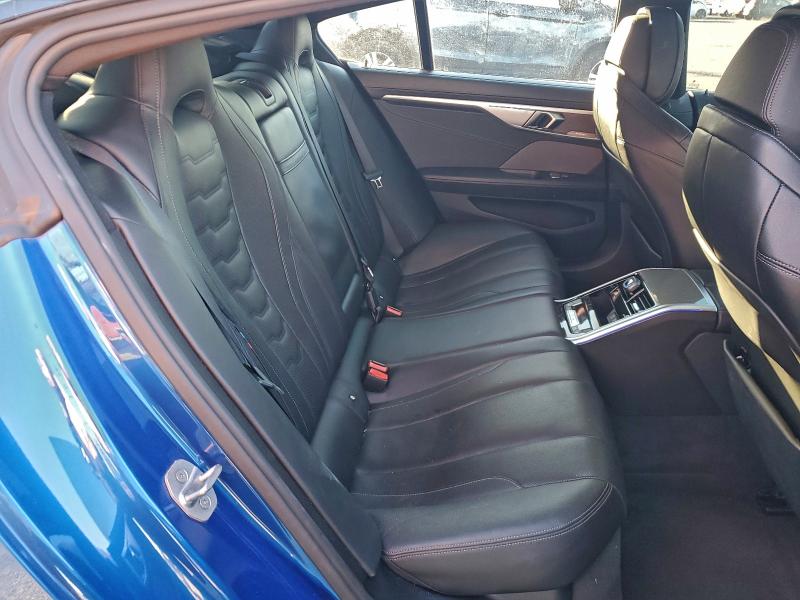 Фото 10 - BMW M8