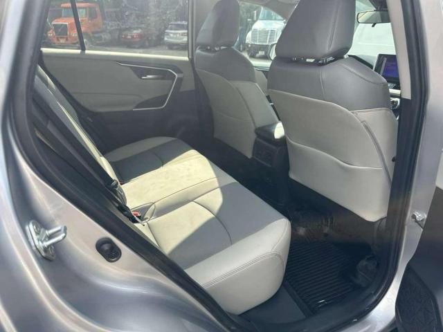 Фото 6 - TOYOTA RAV4