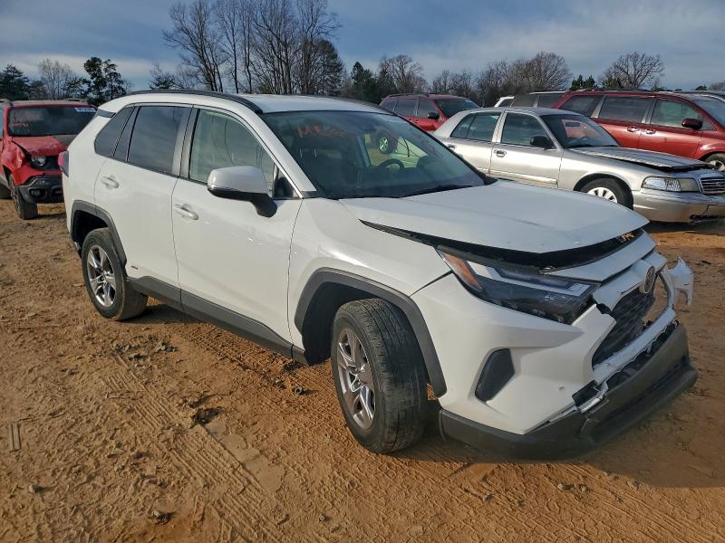 Фото 4 - TOYOTA RAV4