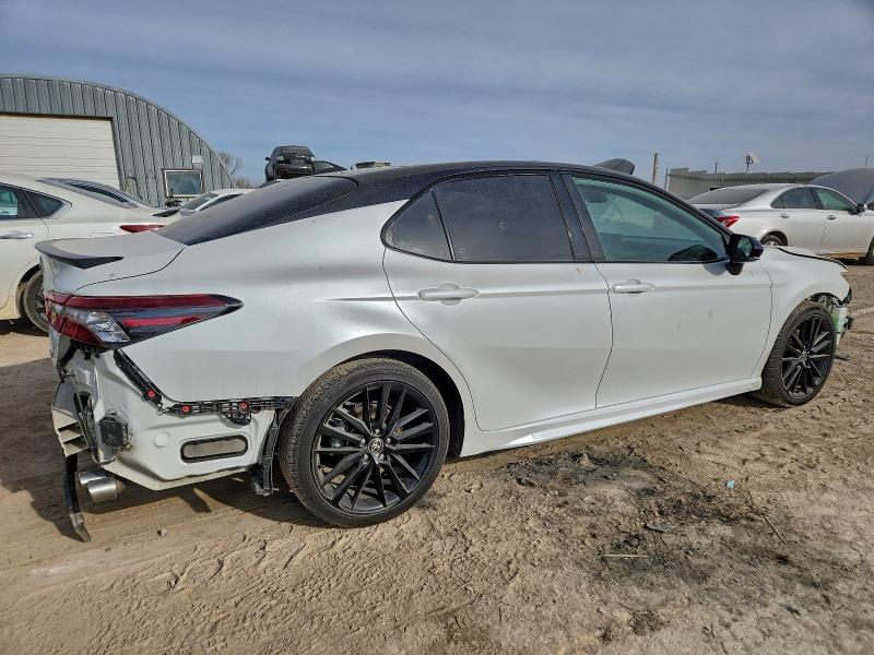 Фото 3 - TOYOTA CAMRY